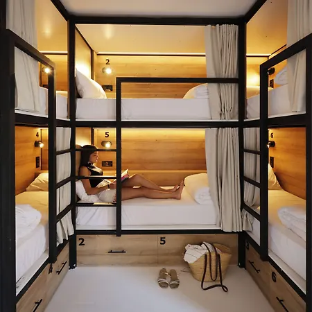 Auberge de jeunesse Black And White